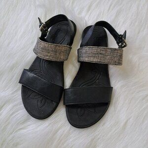 BOC Born Comfort Footbed Casual Flat Sandals Size 7